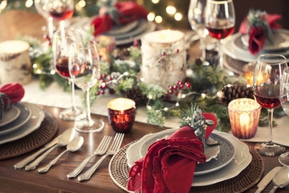 Jak udekorować stół na święta Bożego Narodzenia?